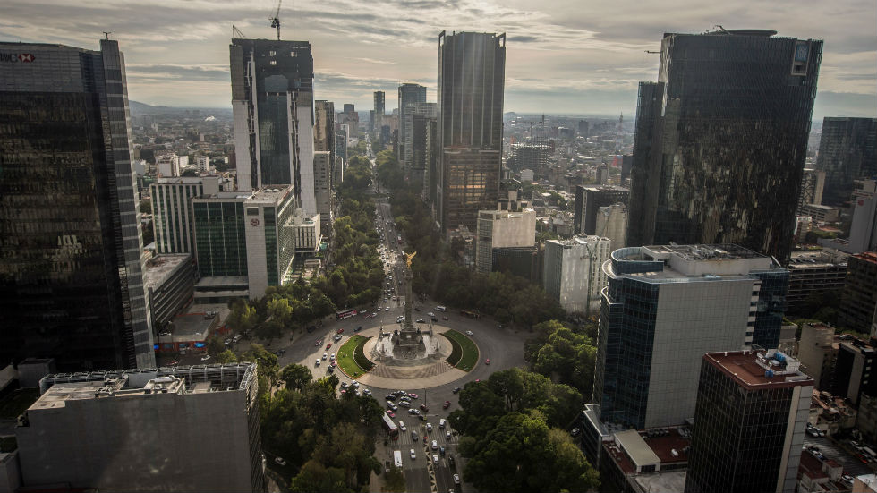 Número récord de estadounidenses obtuvieron visas de residencia temporal para vivir en México - The Hill